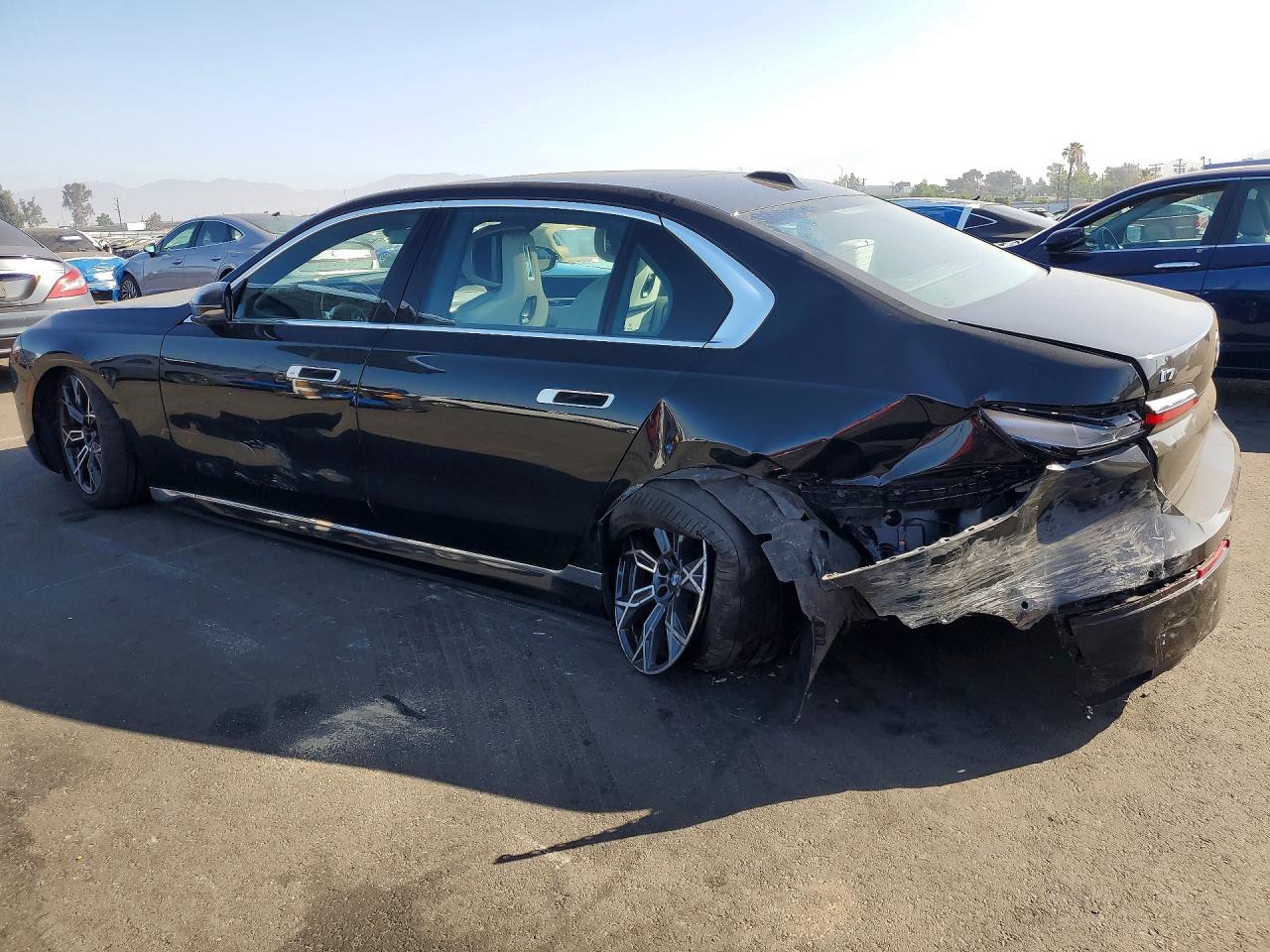 2024 BMW I7 Edrive50 - Image 2