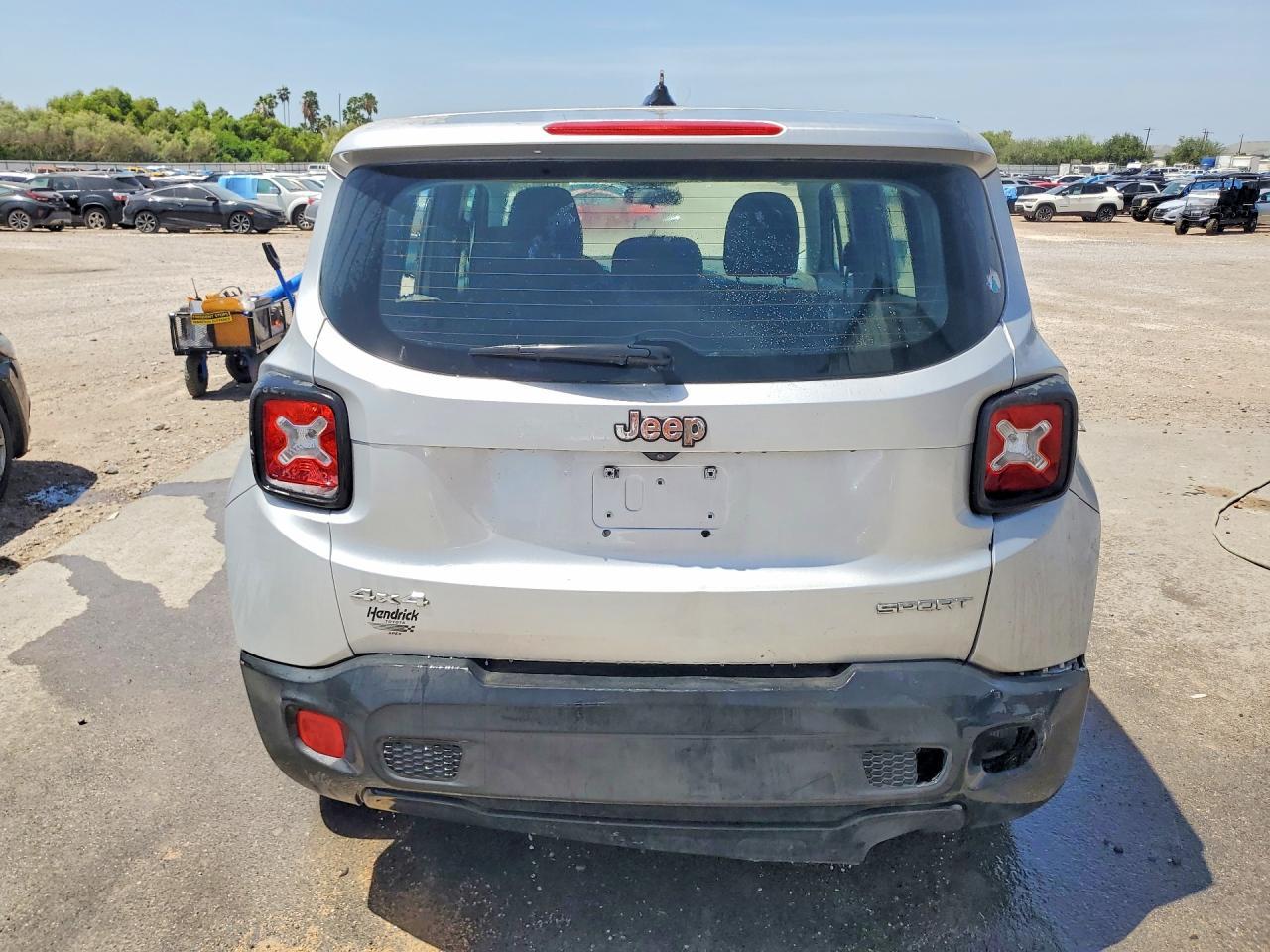 2015 Jeep Renegade Sport - Фото 6