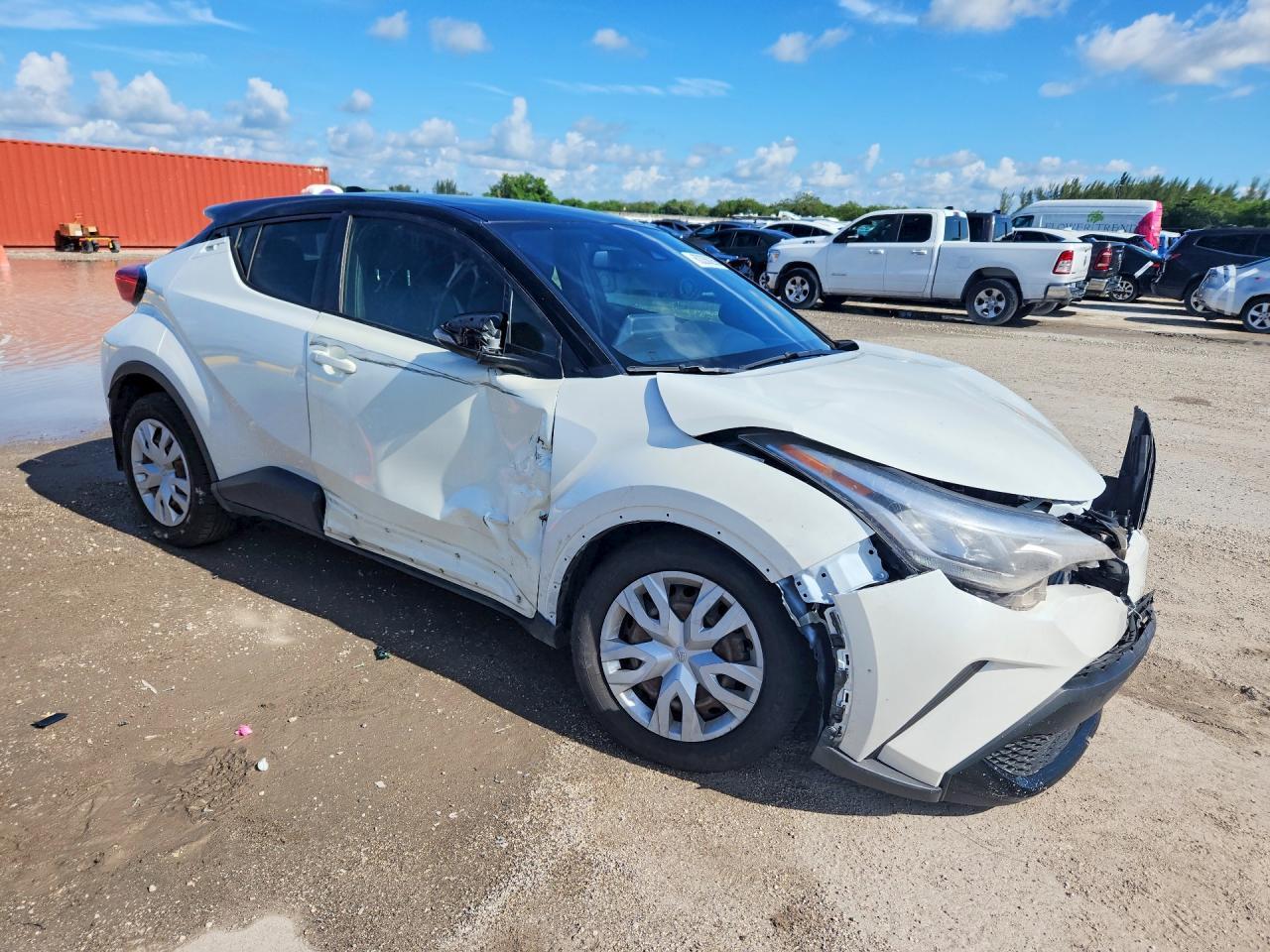 2022 Toyota C-Hr Nightshade - Image 4