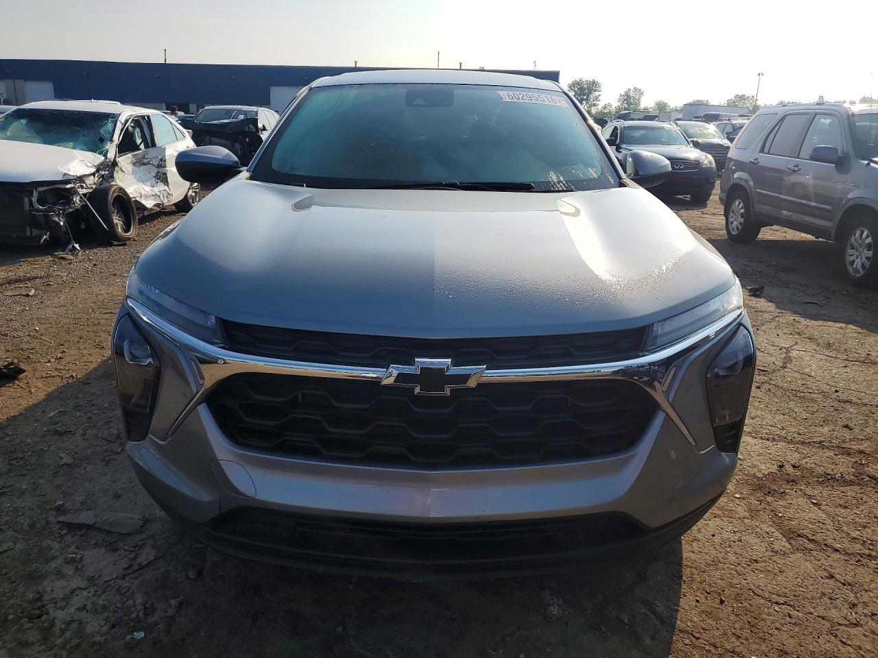 2025 Chevrolet Trax Ls - Фото 5