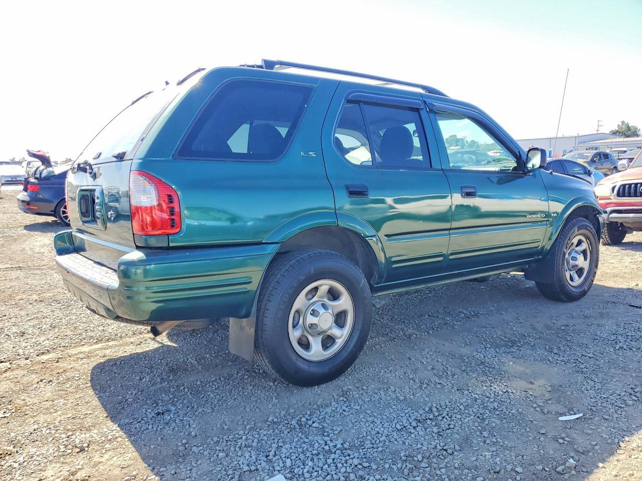 2001 Isuzu Rodeo S - Фото 3
