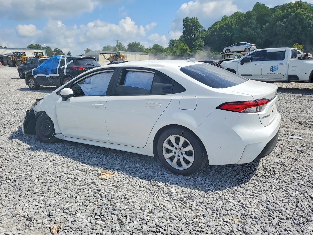 2025 Toyota Corolla Le - Image 2
