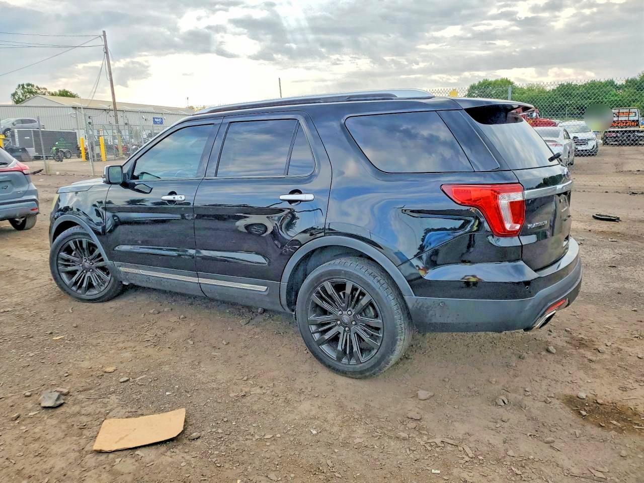 2016 Ford Explorer Platinum - Фото 2