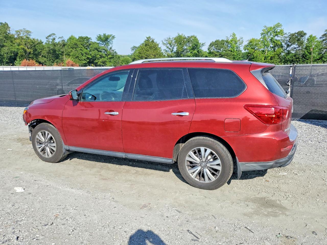 2017 Nissan Pathfinder Sl - Image 2