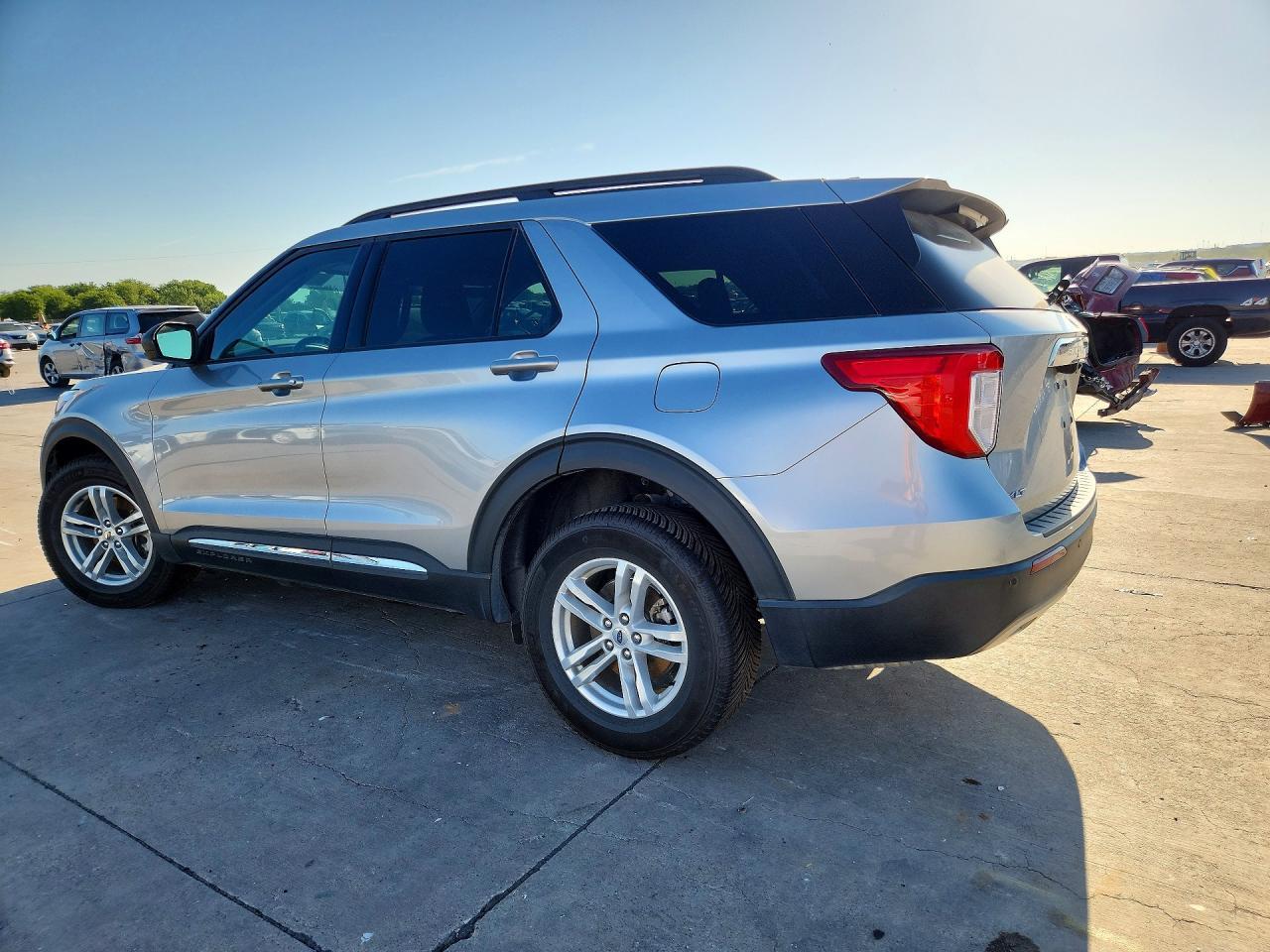 2021 Ford Explorer Xlt - Фото 2