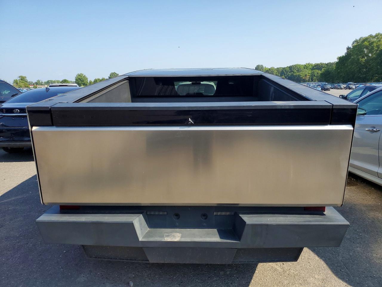 2024 Tesla Cybertruck - Image 6