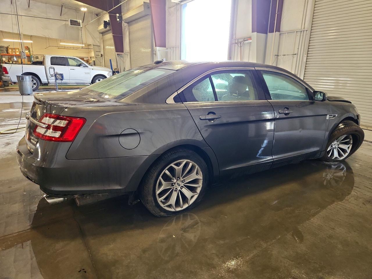 2016 Ford Taurus Limited - Image 3