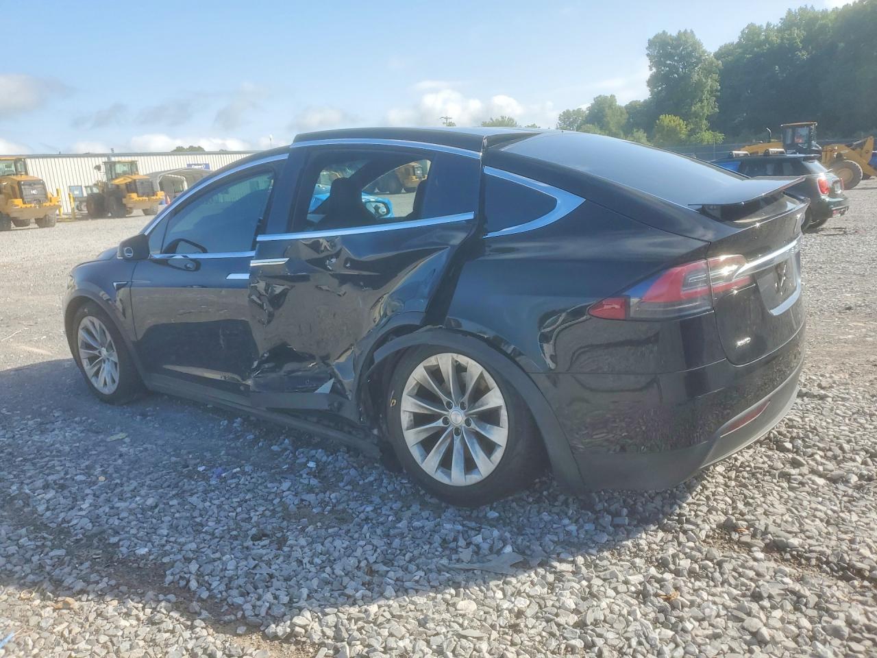 2019 Tesla Model X - Фото 2