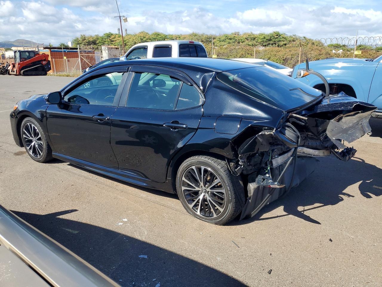 2018 Toyota Camry L - Фото 2
