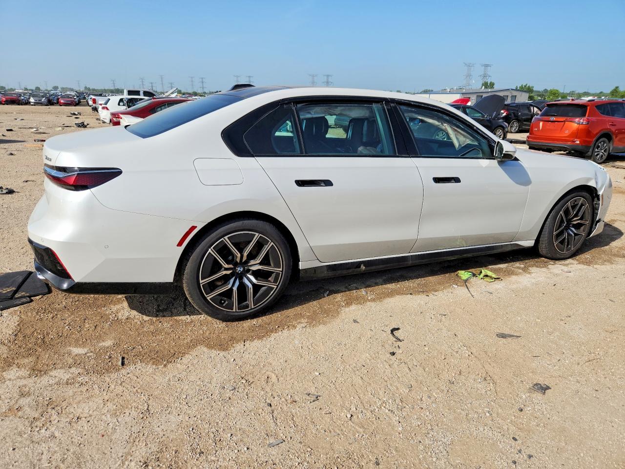 2025 BMW 760 Xi - Фото 3
