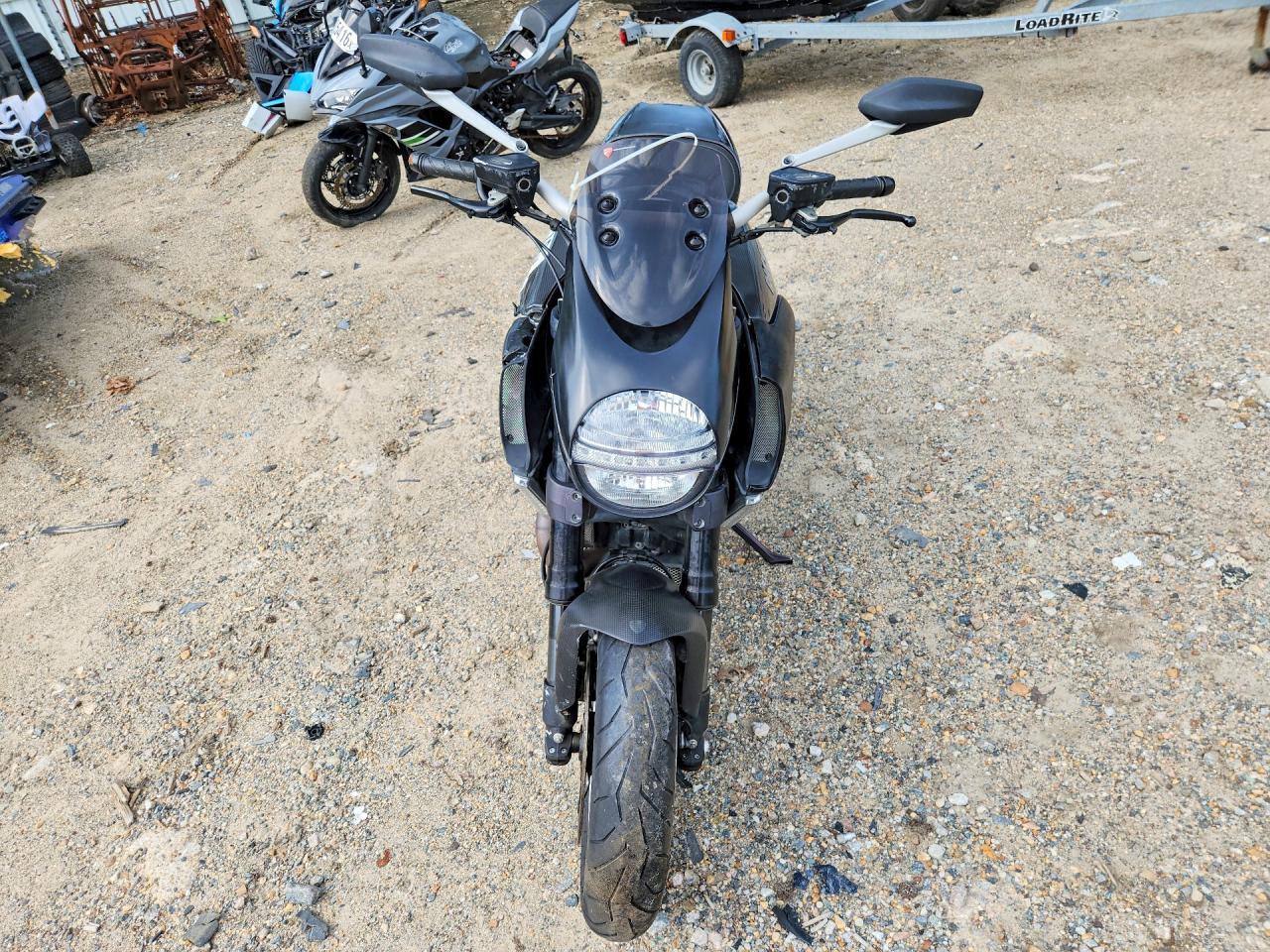 2011 Ducati Diavel - Image 2