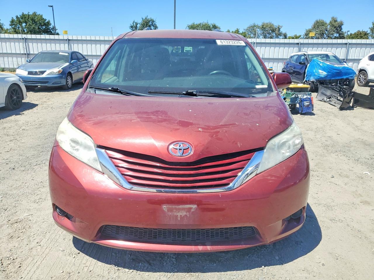 2015 Toyota Sienna Le - Image 5