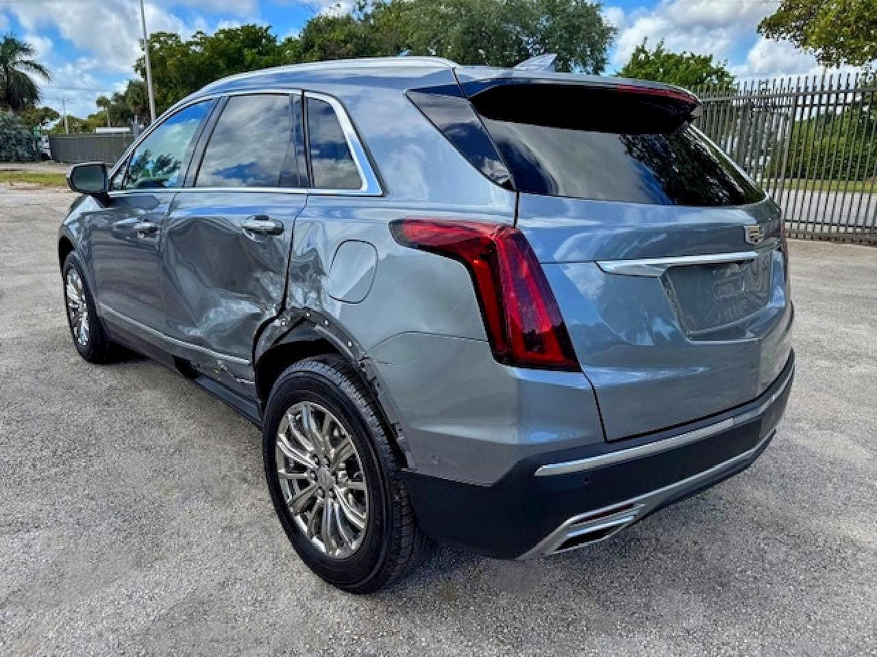 2020 Cadillac Xt5 Premium Luxury - Image 2
