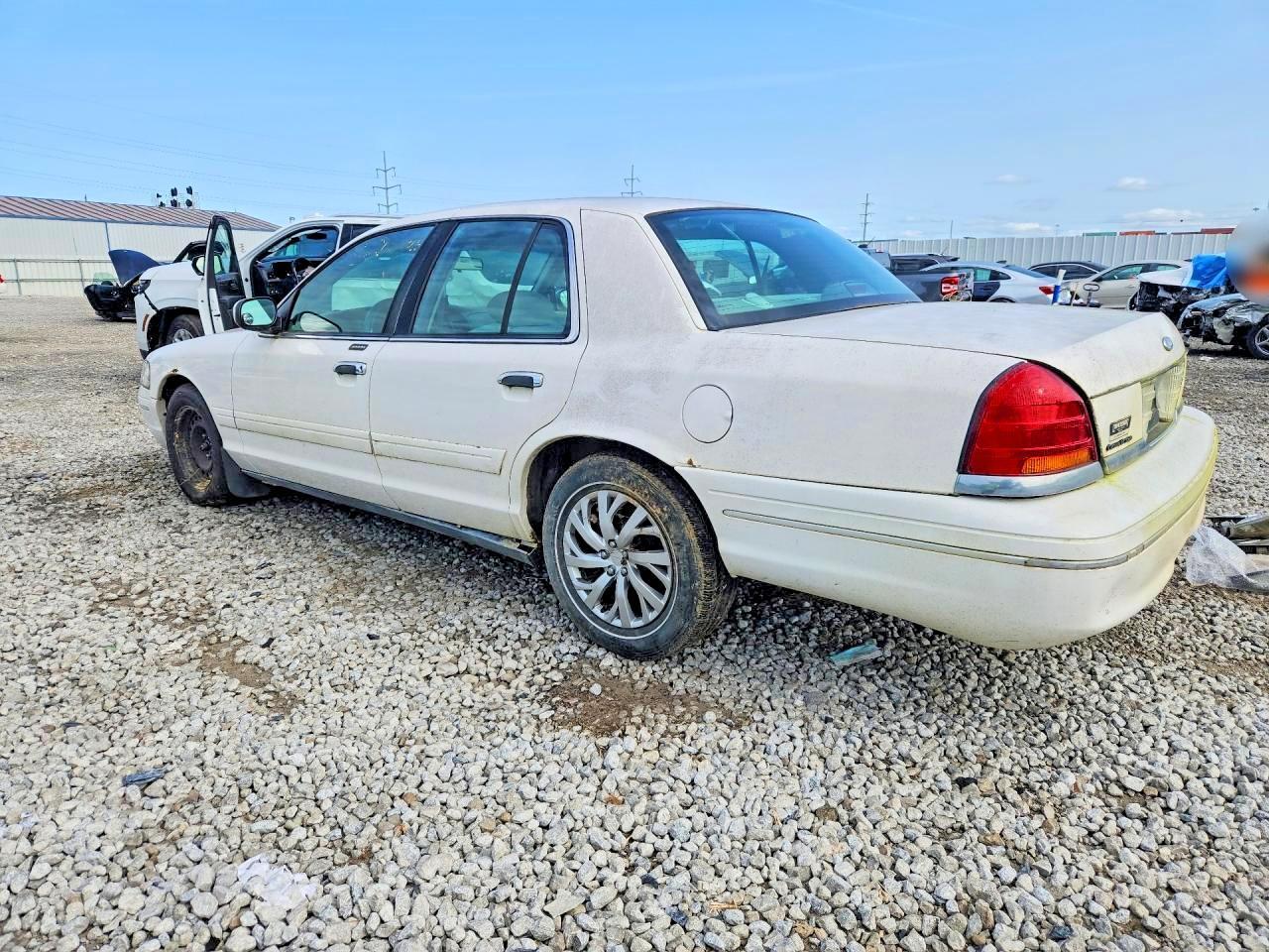 2000 Ford Crown Victoria - Фото 2