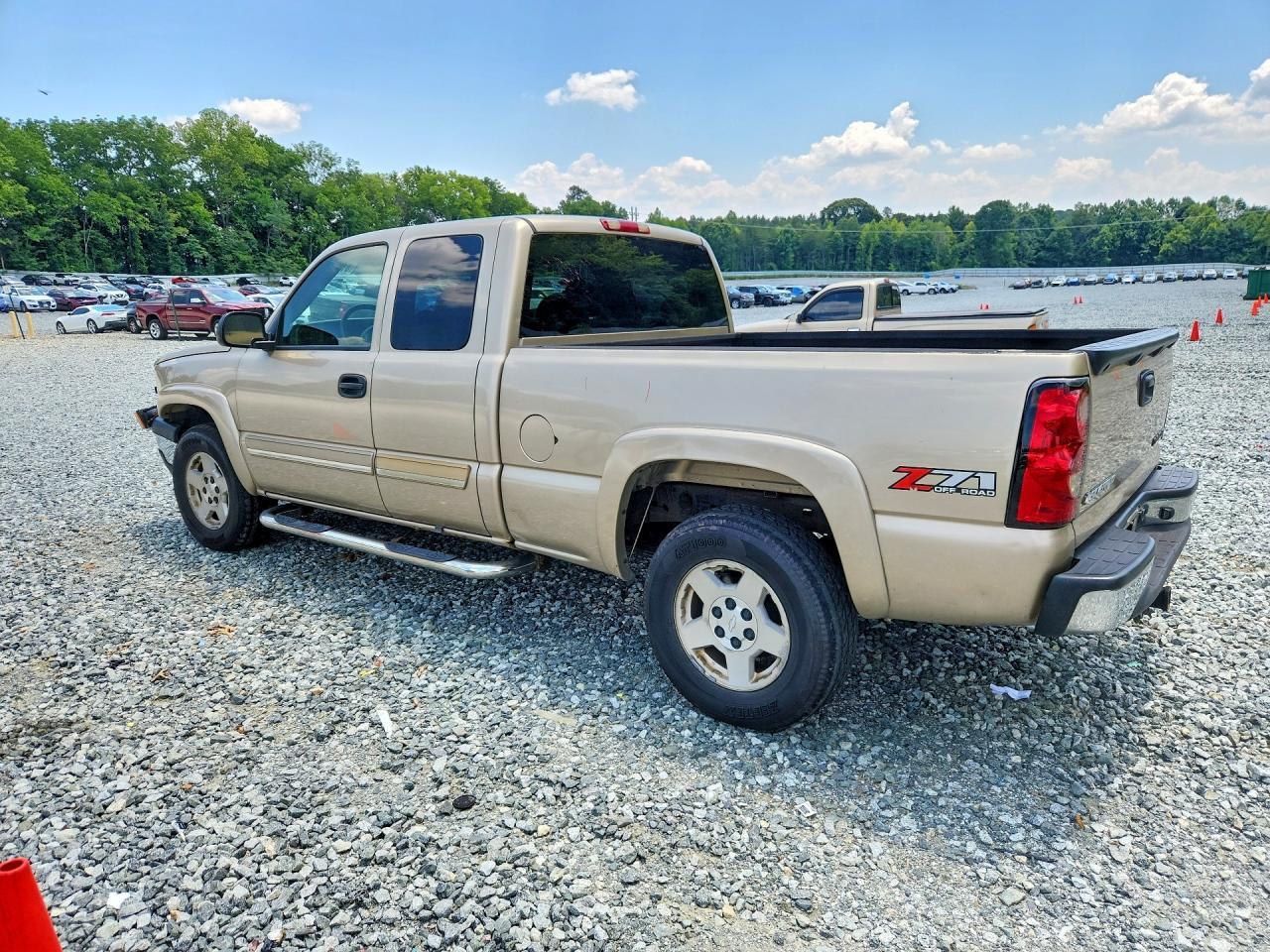 2004 Chevrolet Silverado K1500 - Фото 2