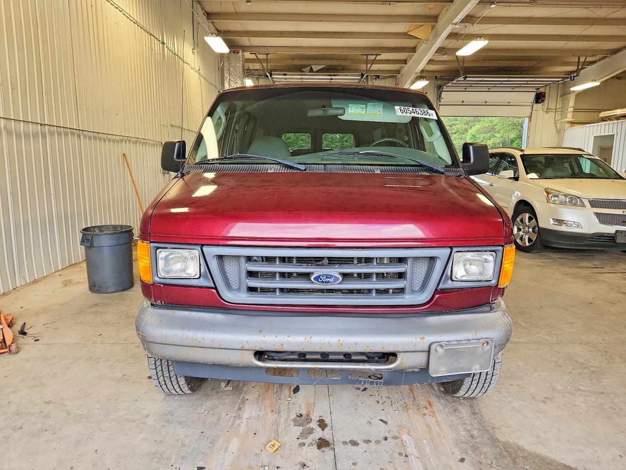 2007 Ford Econoline E350 Super Duty Wagon - Image 5