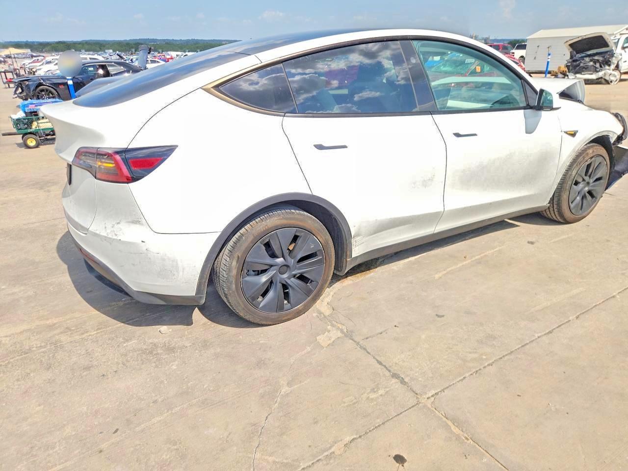 2024 Tesla Model Y - Image 3