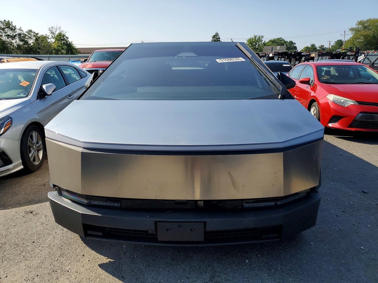2024 Tesla Cybertruck - Image 5