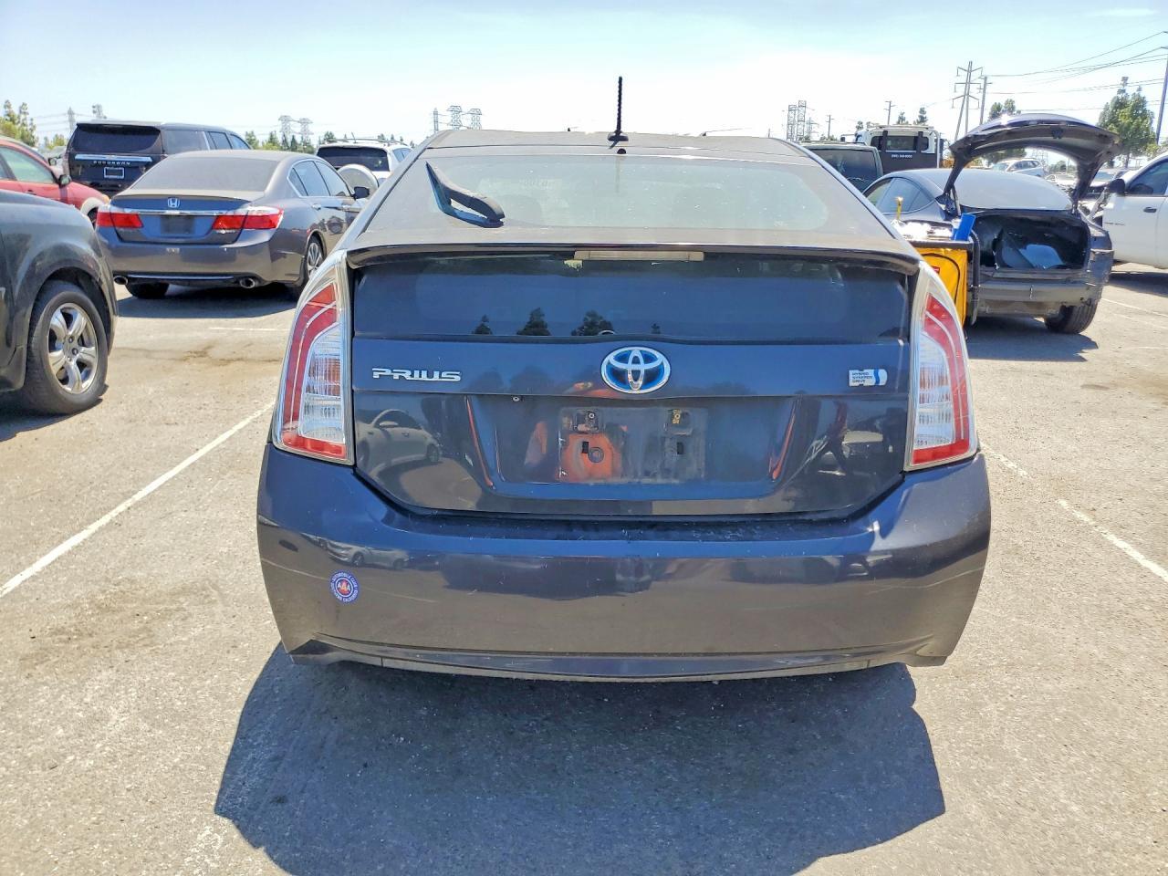 2015 Toyota Prius Three - Фото 6