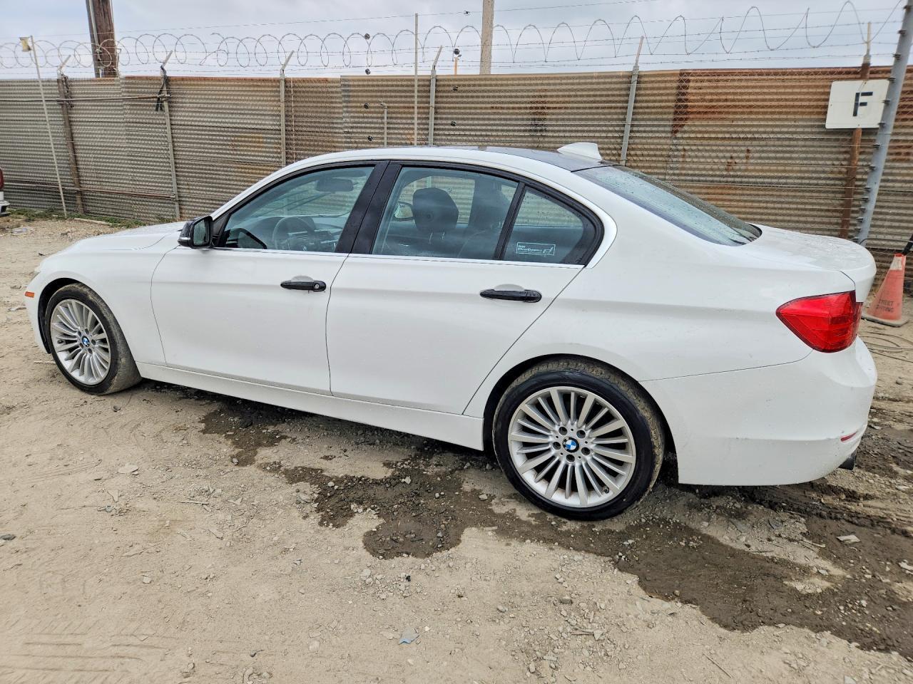 2012 BMW 328 I - Фото 2
