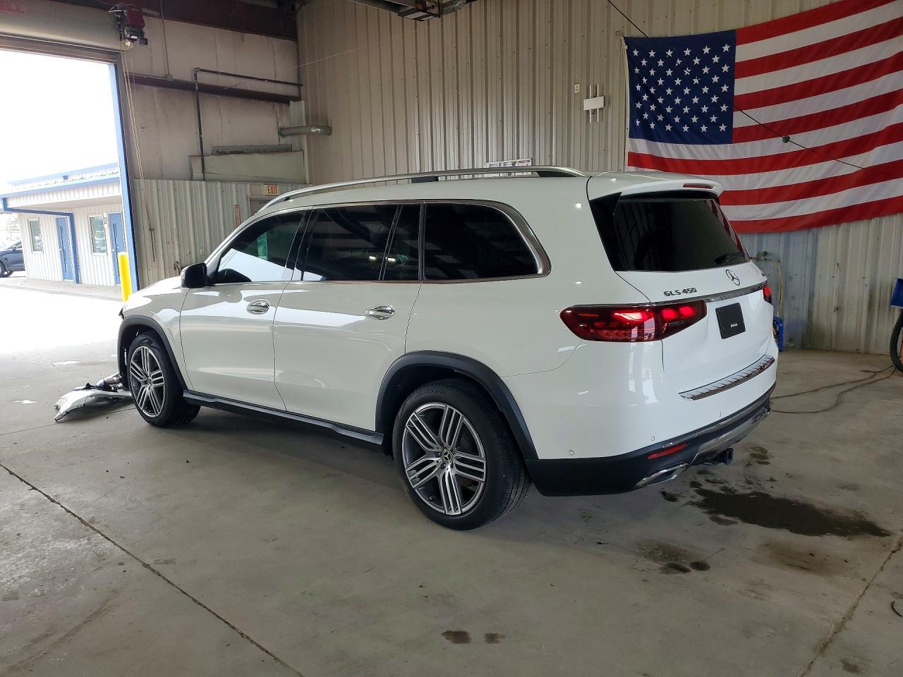 2025 Mercedes-Benz Gls 450 4Matic - Image 2