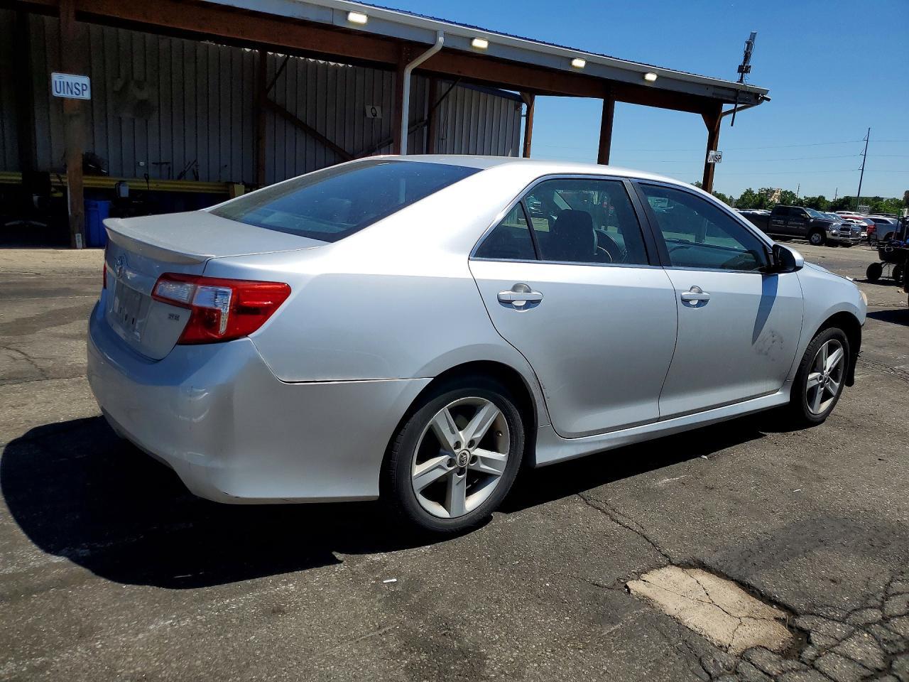 2012 Toyota Camry Se Automatic - Image 3