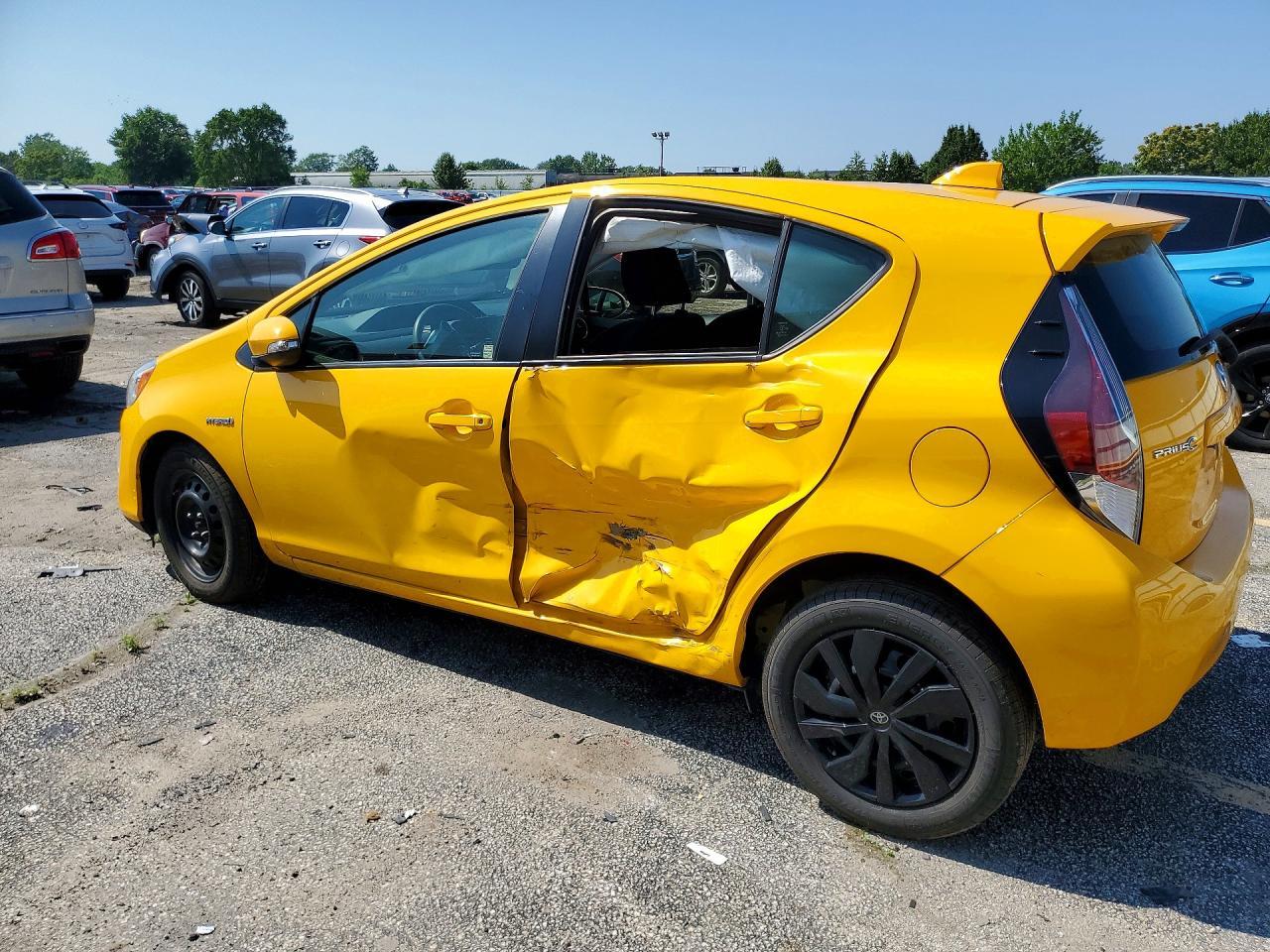 2015 Toyota Prius C Two - Фото 2