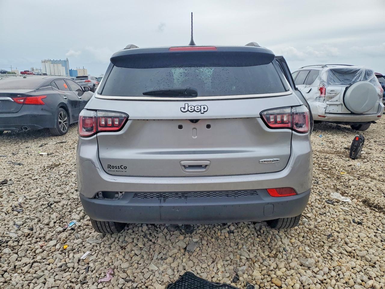 2018 Jeep Compass Latitude - Image 6