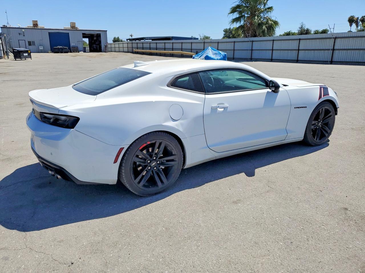 2017 Chevrolet Camaro Lt - Image 3