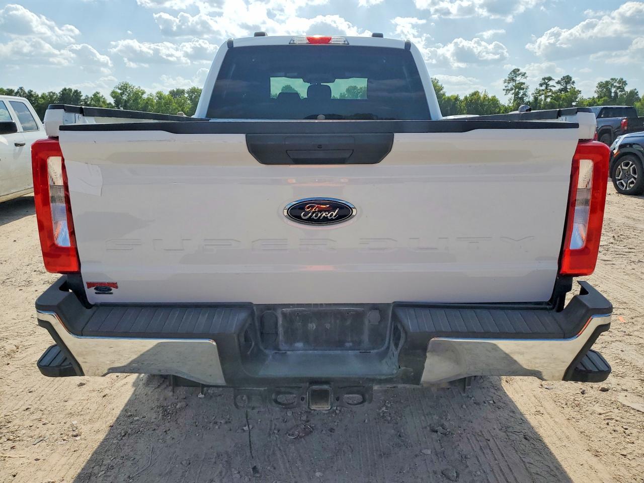 2024 Ford F250 Super Duty - Image 6