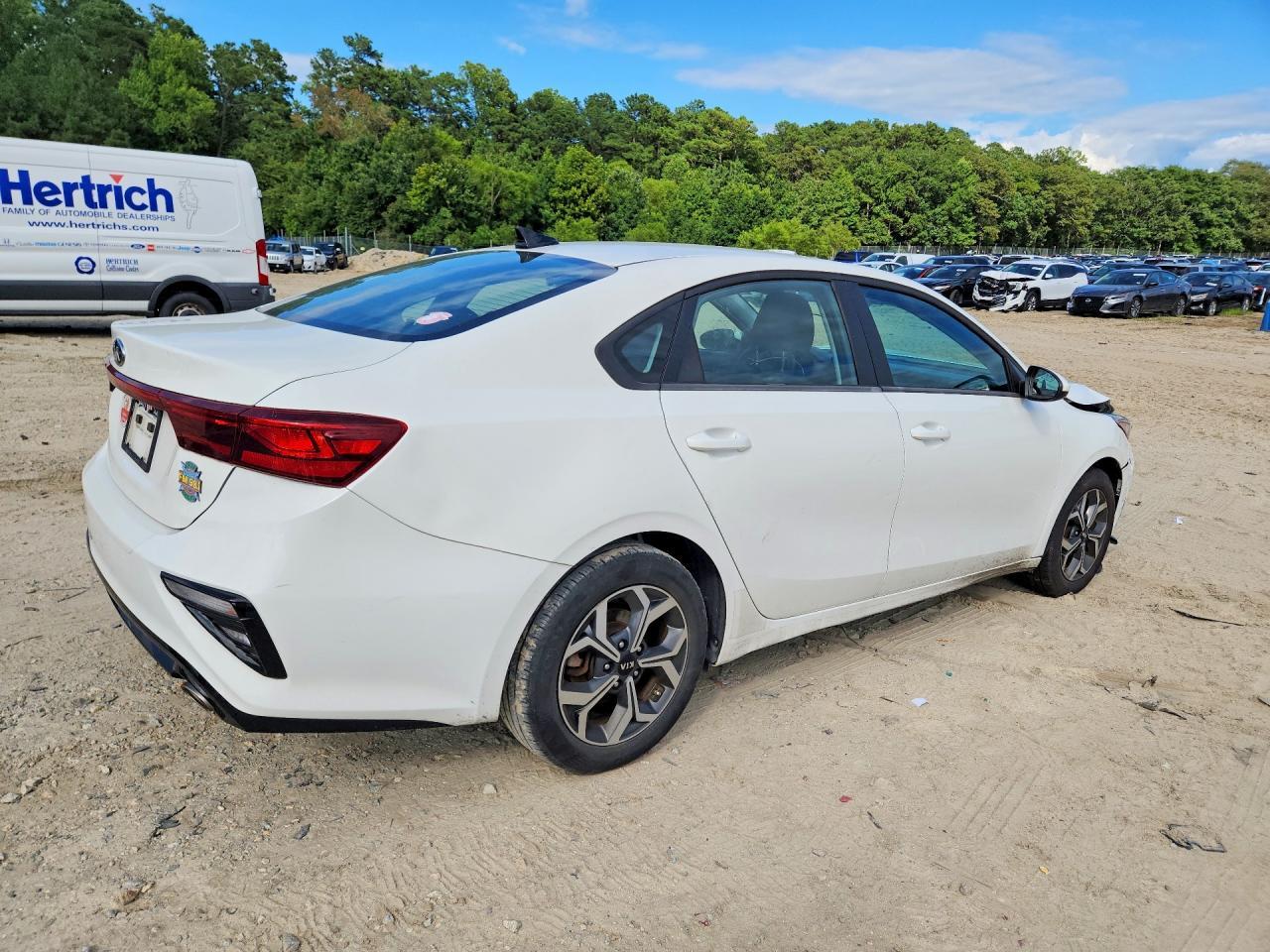 2020 Kia Forte Lxs - Image 3