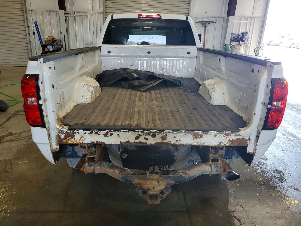 2017 Chevrolet Silverado K3500 - Фото 6