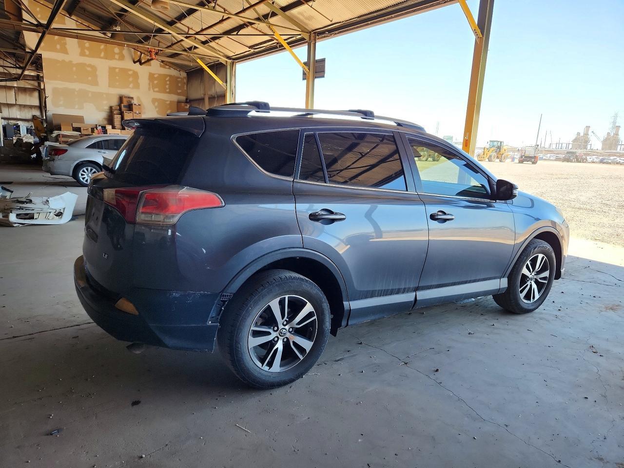 2017 Toyota Rav4 Xle - Image 3