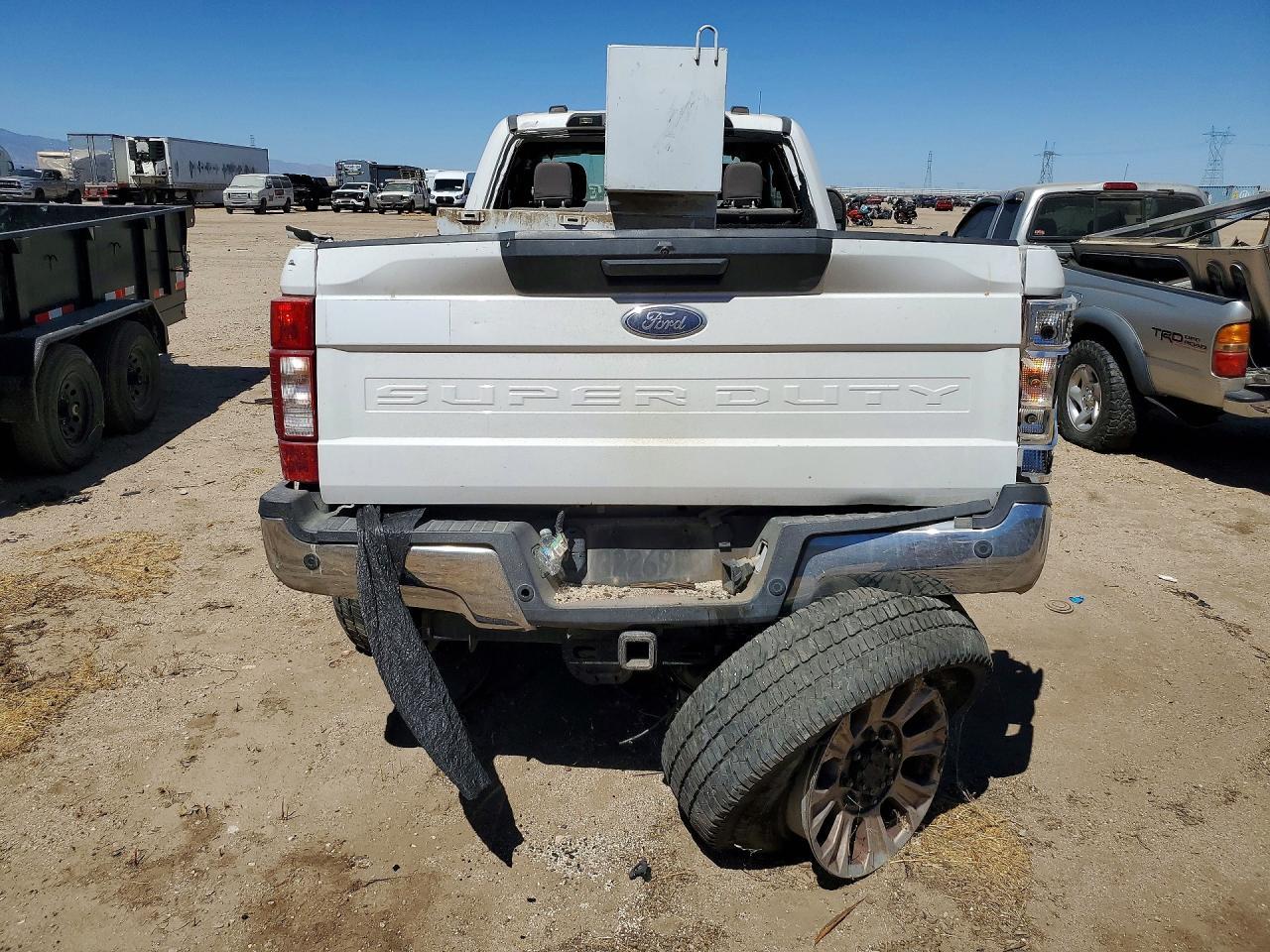 2020 Ford F250 Super Duty - Фото 6