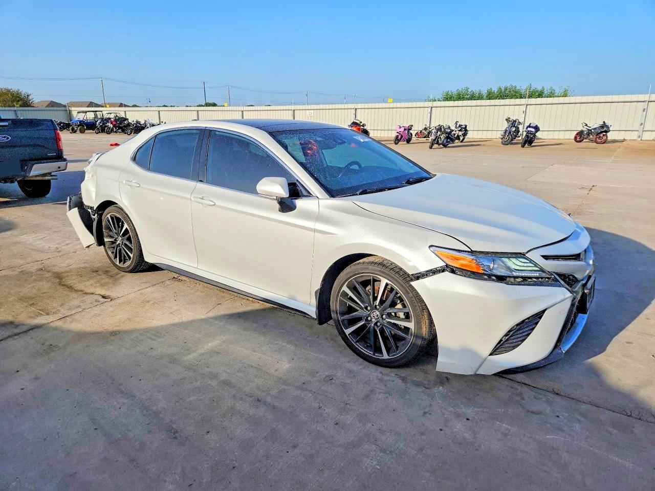 2020 Toyota Camry Xse - Фото 4