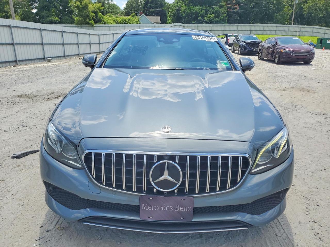 2018 Mercedes-Benz E 400 4Matic - Image 5