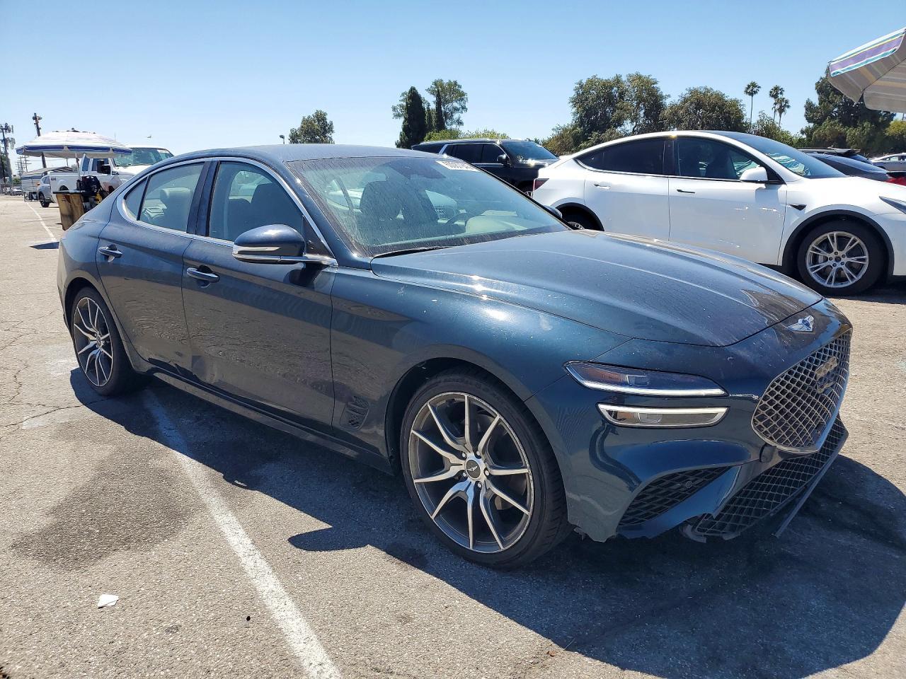 2022 Genesis G70 2.0T - Image 4