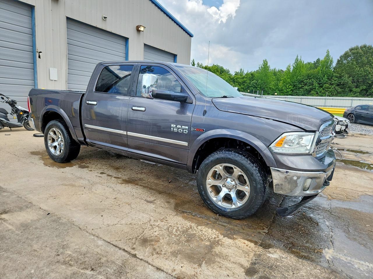2016 Ram 1500 Laramie - Image 4
