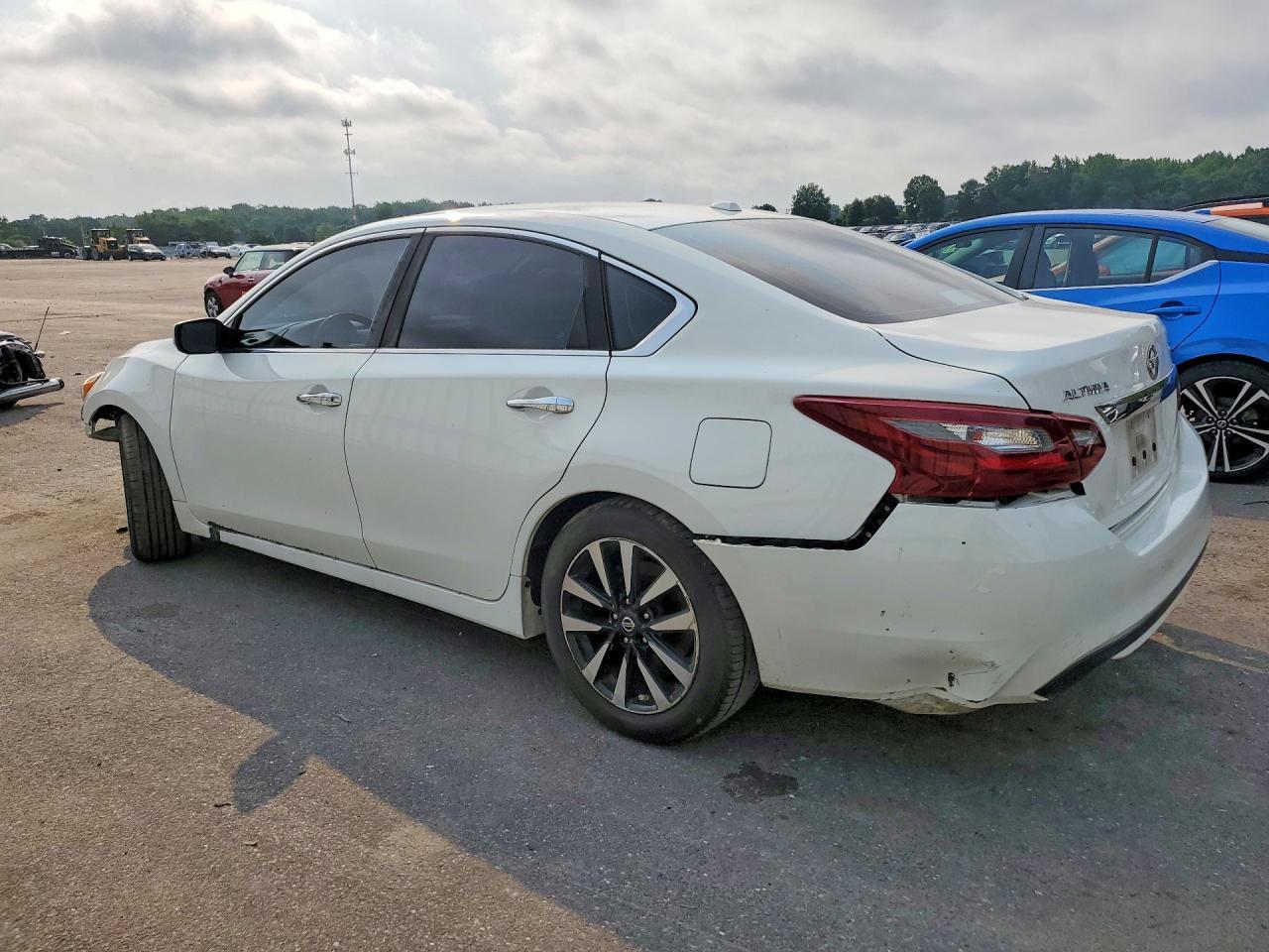 2018 Nissan Altima 2.5 Sv - Image 2