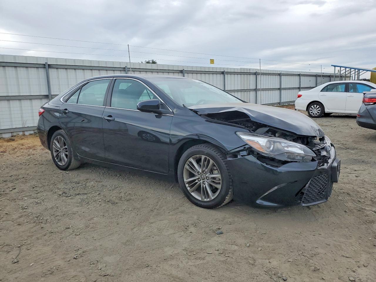 2015 Toyota Camry Se - Image 4