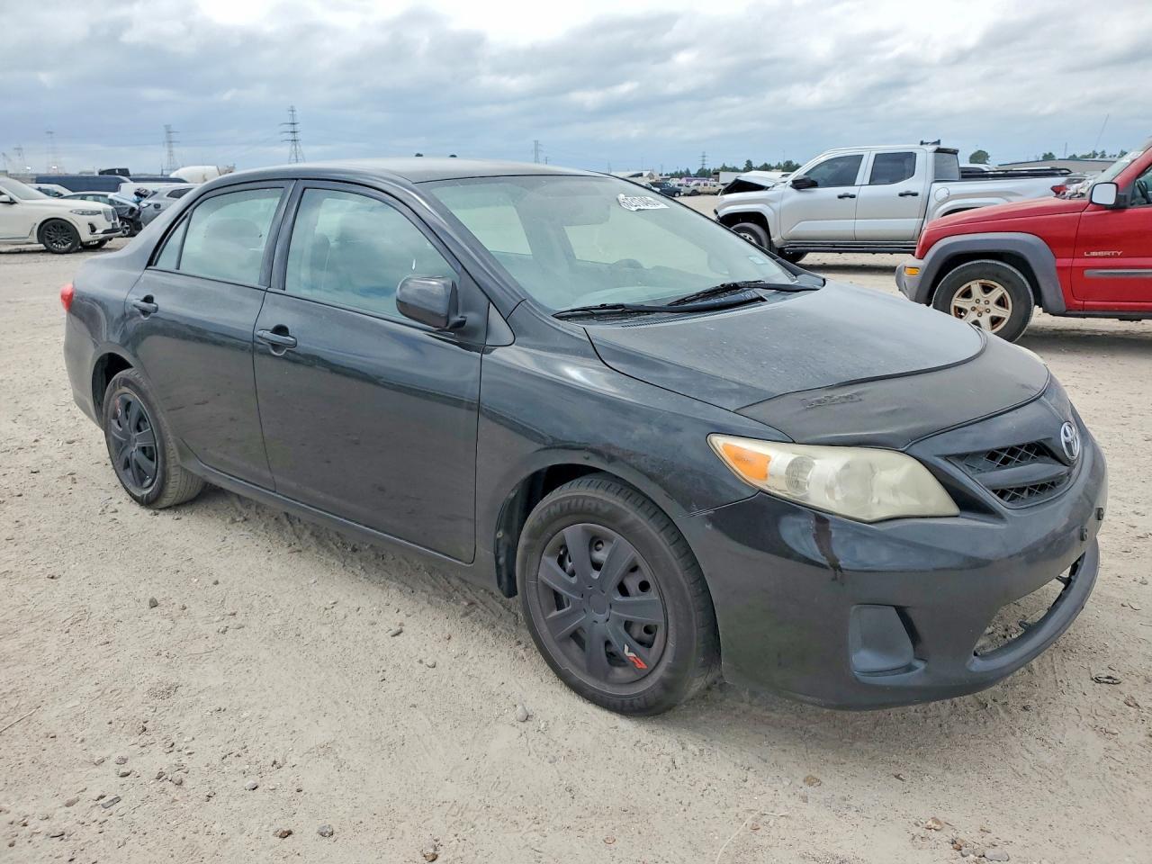 2011 Toyota Corolla Le - Image 4