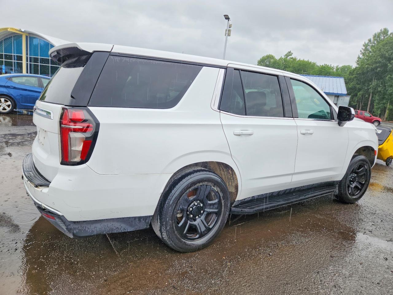2022 Chevrolet Tahoe C1500 - Фото 3