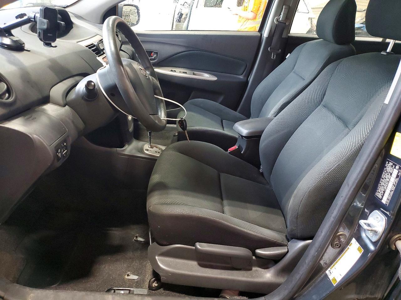 2010 Toyota Yaris Base - Фото 7
