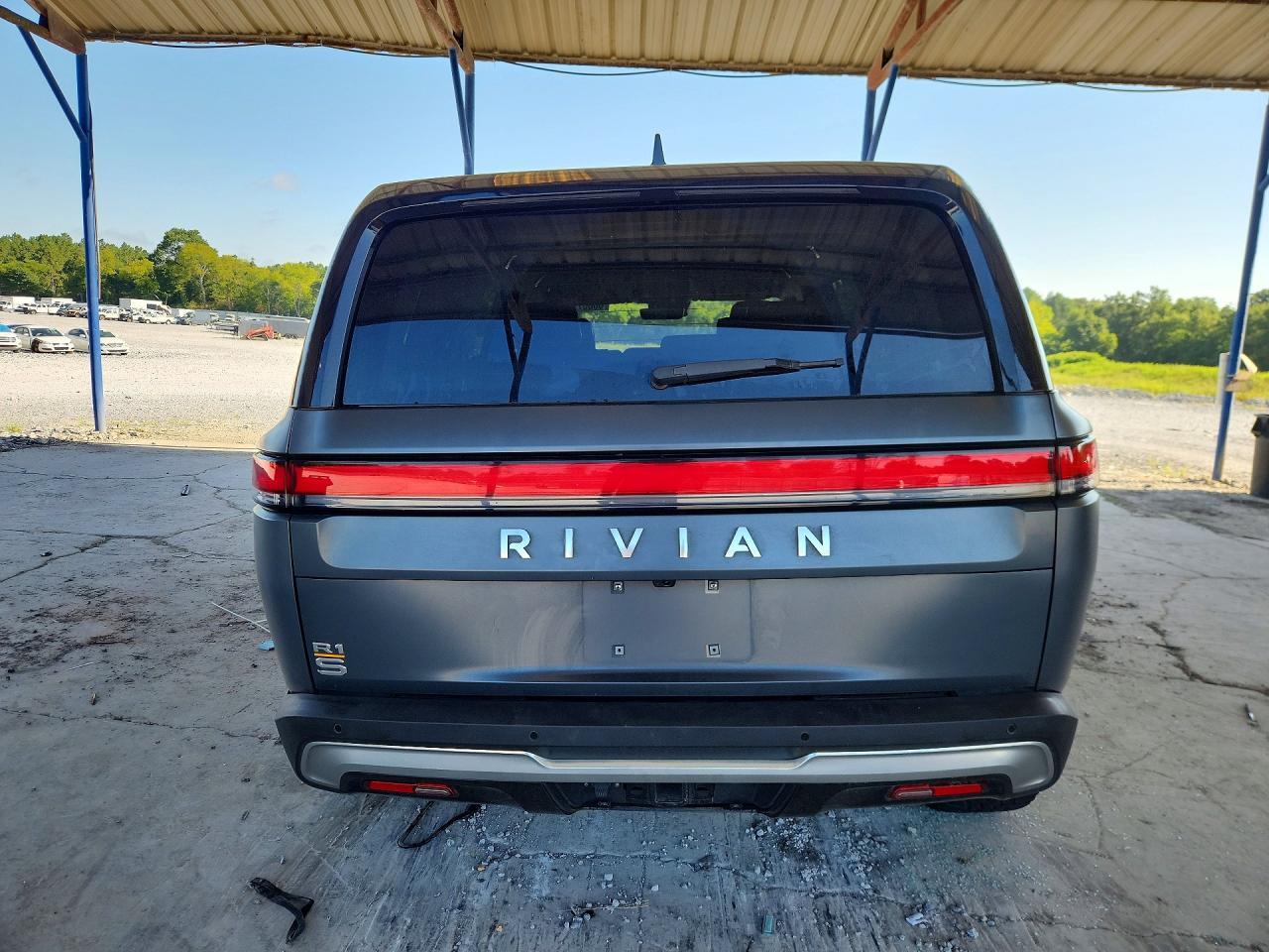 2023 Rivian R1S Adventure - Фото 6