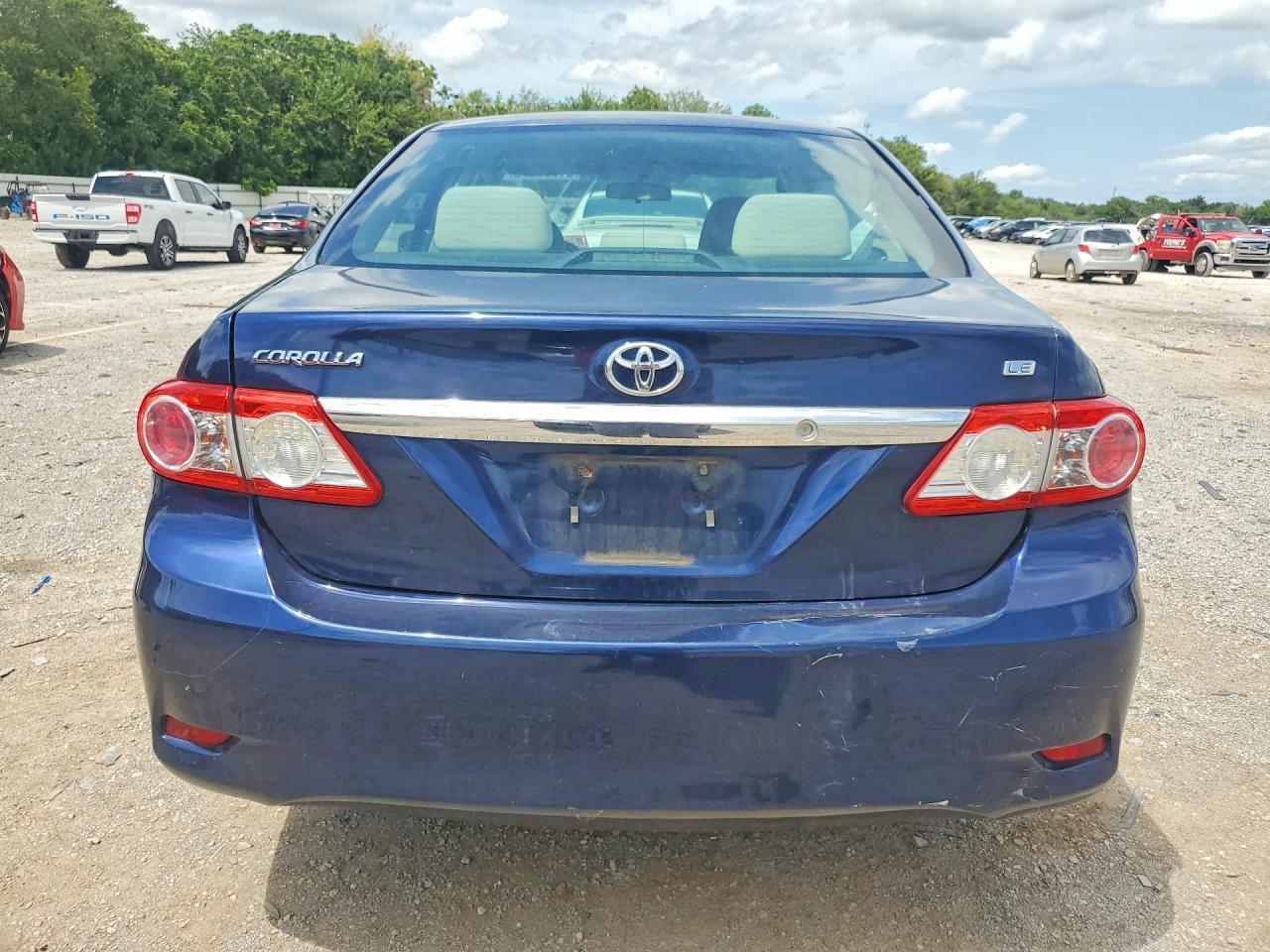 2013 Toyota Corolla Le - Image 6