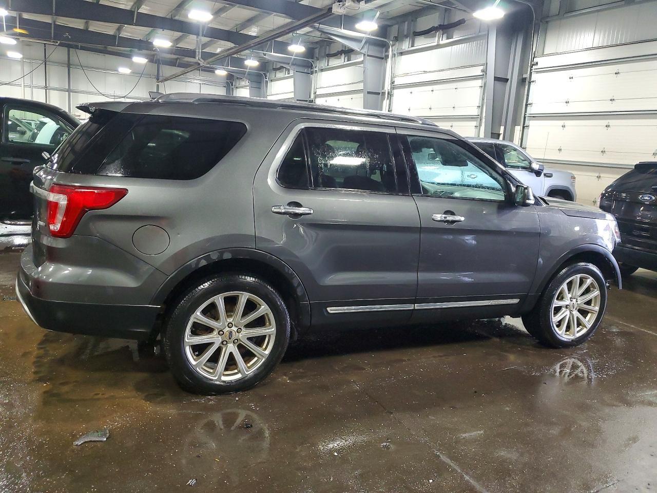 2016 Ford Explorer Limited - Image 3
