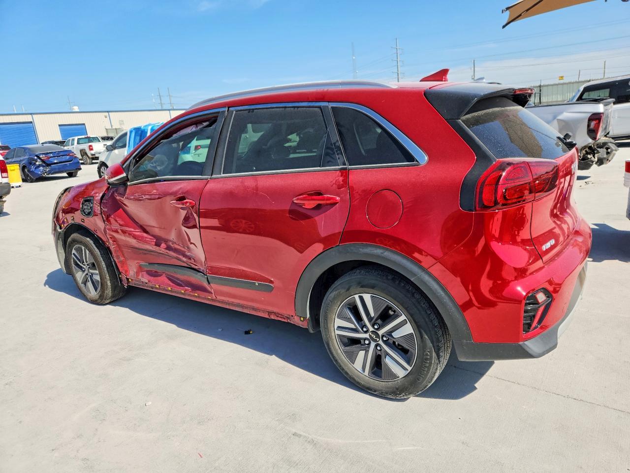 2022 Kia Niro Ex - Image 2