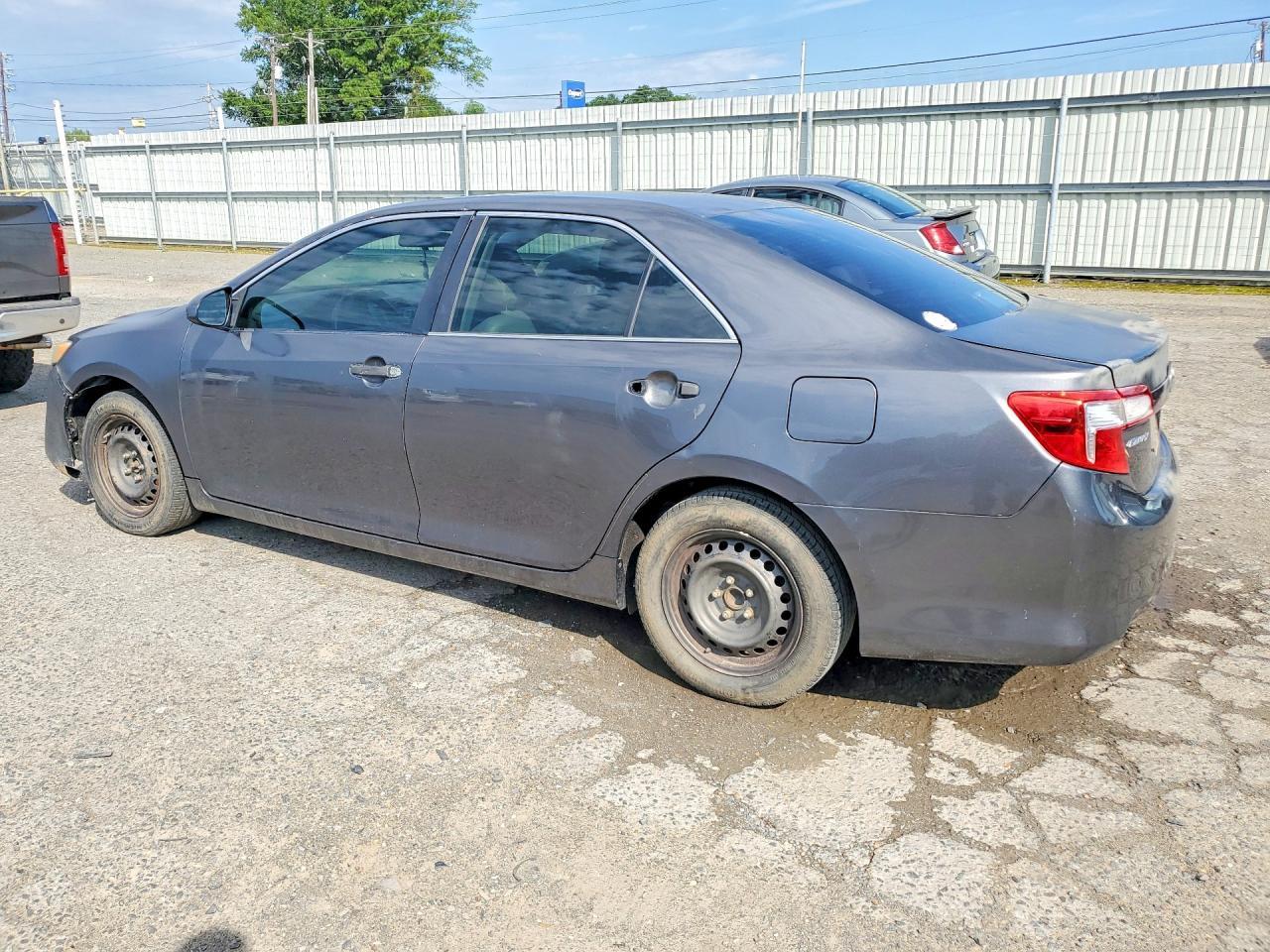 2012 Toyota Camry L - Image 2