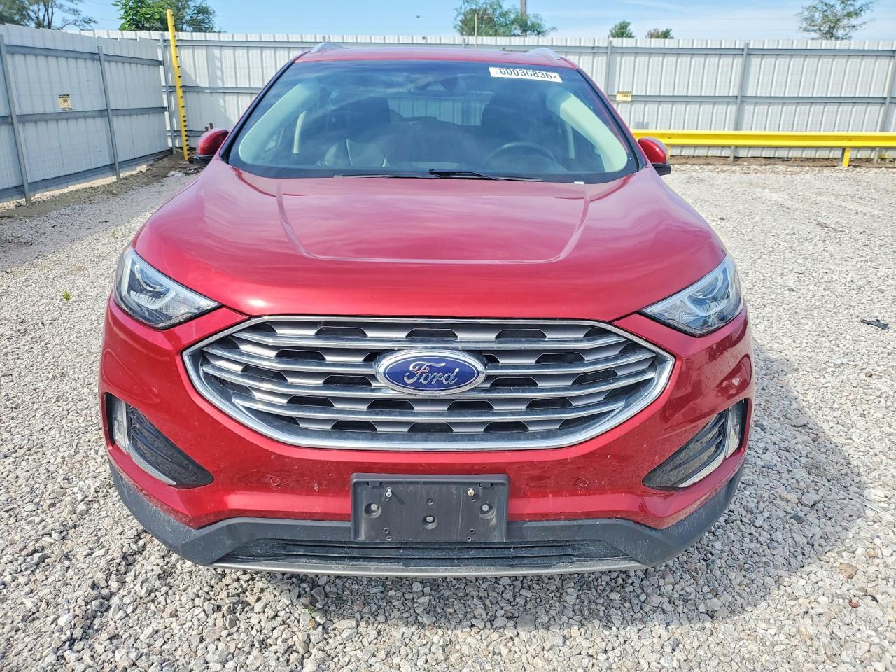 2020 Ford Edge Titanium - Image 5