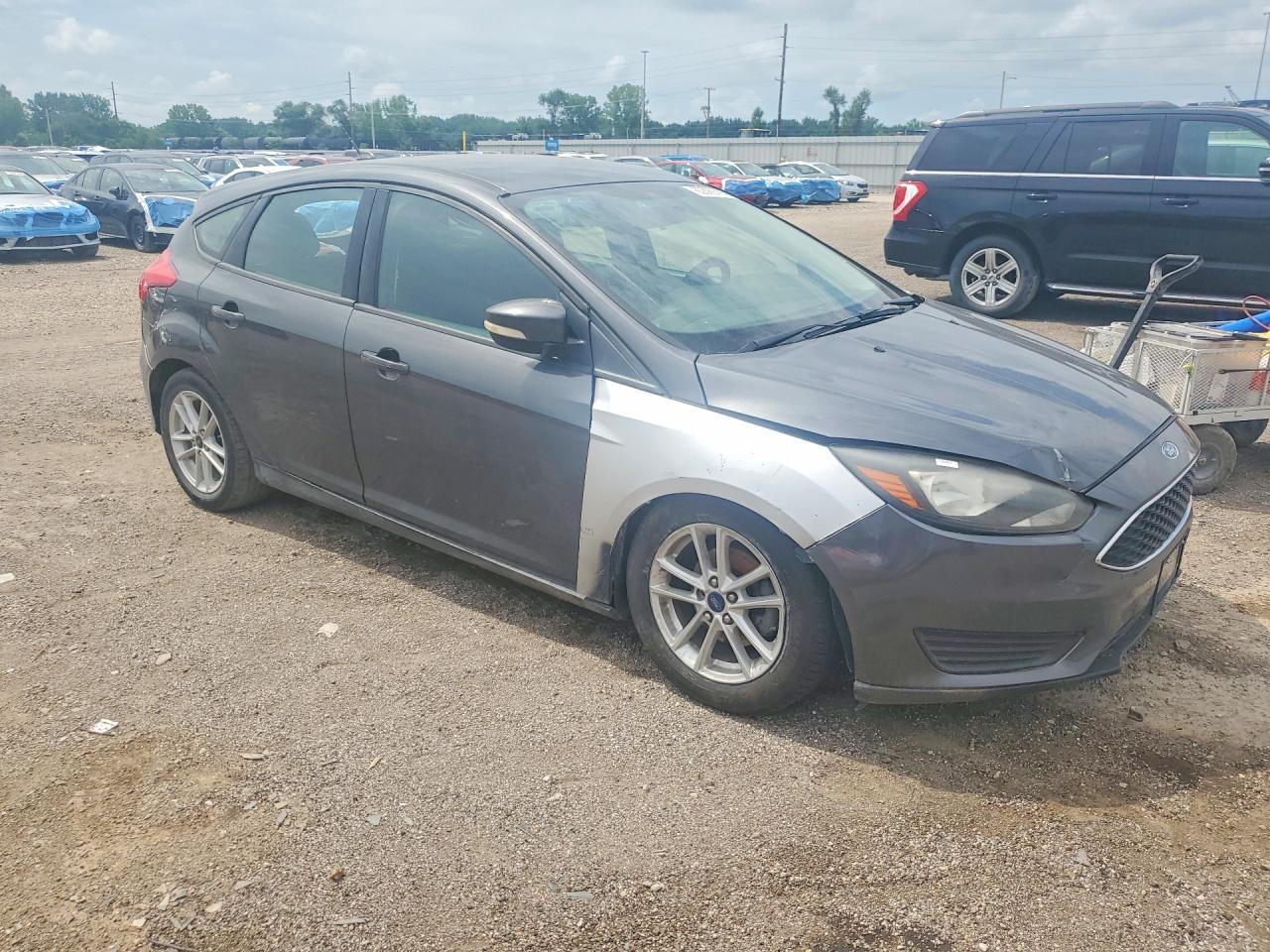 2017 Ford Focus Se - Image 4